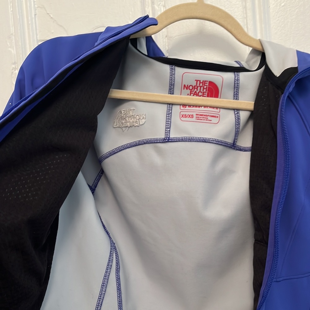 North Face Softshell Jacket - image 4